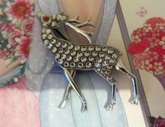 Majestic Large Red Deer Stag American Hunting Breed Brooch Tie Pin Badge