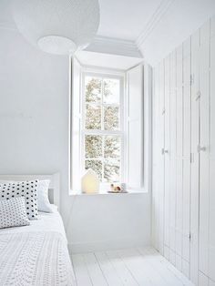 Witte slaapkamer van interieurstyliste Kim van Rossenberg ... Witte slaapkamer van interieurstyliste Kim van Rossenberg ...