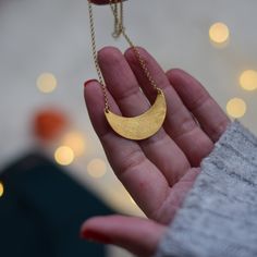 10 Ideas De Instagram En 2021 Luna Creciente Luna Tatuaje Luna Creciente
