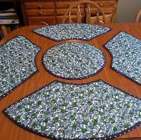 33 Best Placemats For Round Tables Images Handarbeit Sewing Quilting Blue Berries Round Place Mats Table Runner And Placemats Crochet
