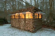 Yoga teacher\'s hand-built tiny house is a warm woodland haven | Tiny ... Yoga teacher\'s hand-built tiny house is a warm woodland haven | Tiny ...