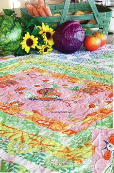 CHICKIE CHICKEN FOLK ART CHICKENS ON NAVY 100/% COTTON PATCHWORK QUILT FABRIC