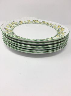 4 Oneida Classic Salad ~ Dessert Plate 9 inch Plates One set of 4 Plates Fruit Motif Berry Harvest