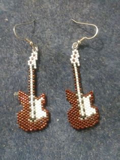 My version of guitars 11 delicas Бисерные Серьги, Серьги В Форме Капли, Идеи Для Бисероплетения, Мозаичное Плетение, Схемы Для Бисероплетения, Бисер, Ювелирные Украшения, Гитара, Уши