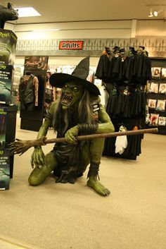 grim hollow haunt spirit halloween store 2008 crouching witchnow extremely hard - Spirit Halloween 2016 grim hollow haunt spirit halloween store 2008 crouching witchnow extremely hard - Spirit Halloween 2016