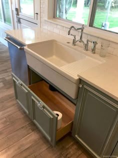 807 Best Kitchen Images In 2019 Storage Units 038 Cottage Kitchen Cabinets Ideas Farmhouse Style Sinks Black Sink Country