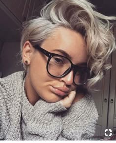 amateur houswife blonde short hair Amateur houswife blonde short hair