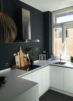 modern kitchen black and white small this is almost exactly our kitchen shape pin by watermark custom homes marilyn williams on new home modern kitchen black and white small this is almost exactly our kitchen shape pin by watermark custom homes marilyn williams on new home