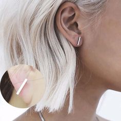 Fait et tiss/é main en France. Boucles doreille forme fleur en macram/é noir et multicolore