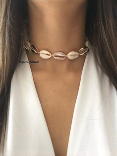 NWT NECKLACE PUCA SHELL CHOKER