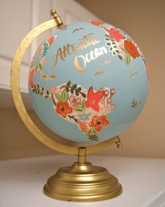 1:12 DollHouse Miniature Decor White Geographic Globe With Golden Stand