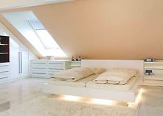 Die 76 besten Bilder von Bett unter Dachschräge in 2019 | Attic ... Die 76 besten Bilder von Bett unter Dachschräge in 2019 | Attic ...