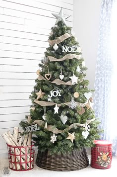 17 einzigartige weihnachtsbaum stand dekoration ideen christmas tree simplechristmas tree decorations - Christmas Tree Without Decorations 17 einzigartige weihnachtsbaum stand dekoration ideen christmas tree simplechristmas tree decorations - Christmas Tree Without Decorations