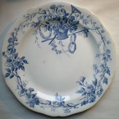 260 Best Blue And White Dishes Images On Pinterest Iette Terre De Fer Gien Danube Transferware French Plate From Manufacture Blue Flowers Garlands