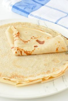 Vegan crepes are easy sweet french crepes 100 % eggless and dairy free. #crepes #vegan #easy #sweet #healthy #dairyfree #eggless