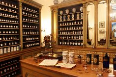 apothecary define