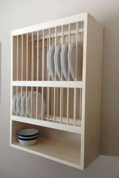 Steal This Look A Clic English Kitchen For An Oscar Winning 10 Easy Pieces Wall Mounted Plate Racks