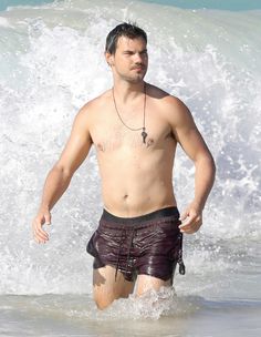 Tyler lautner naked Tyler lautner naked