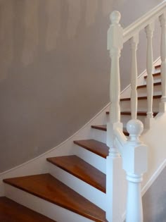 dans un grand nombre de maisons plus ou moins anciennes lorsque nous actualisons la dcoration - Peindre Les Contremarches D Un Escalier En Bois dans un grand nombre de maisons plus ou moins anciennes lorsque nous actualisons la dcoration - Peindre Les Contremarches D Un Escalier En Bois