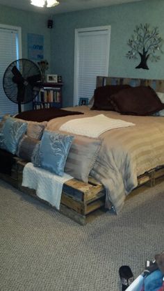king size pallet bed bed frame pallet bed pallets and diy pallet bed king size pallet bed