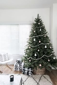 minimal scandinavian christmas tree 2 diy christmas tree decorations christmas tree - Simple Christmas Tree Decorations minimal scandinavian christmas tree 2 diy christmas tree decorations christmas tree - Simple Christmas Tree Decorations