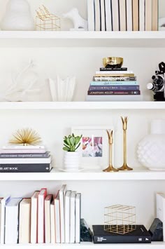 Laurl Designs The Abc S Of Arranging Shelves Decorating Ideas Yes You Can Make Your Home Look Like Pinterest Board