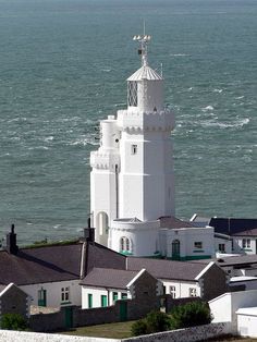 St Catherine's Lighthouse, Isle of Wight, England by lostajy, via Flickr Водонапорная Башня, Британские Острова, Брайтон, Отражения В Воде, Городской Пейзаж, Яхты, Северное Сияние, Морские Пейзажи, Viajes
