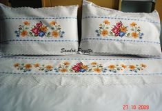 Rosas patrón Toalla con nombre bordado decorado 50 x 100 cm klöppelspitze