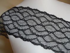 Französische elastische Spitze aus Calais in dunkel braun 17cm breit