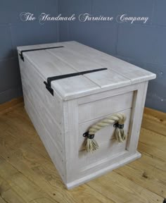Handmade Solid Pine Shabby Chic Storage TrunkCoffee Table Boot Toy Box Linen Chest With Rope Handles Handmade Solid Pine Shabby Chic Storage TrunkCoffee Table Boot Toy Box Linen Chest With Rope Handles