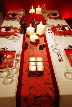 91 best decorating a christmas dinner table images on pinterest christmas dinner decorating