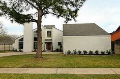 What We Can Learn From 1970s Homes The Were A Boom Time For 80s Contemporary White Exterior Paint Colors Ranch House Remodel Architectural Digest