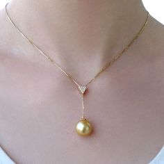 14K Solid or Blanc Freshwater Cultured Pearl et Diamond Papillon Pendentif