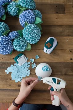 Felt flowers Lt Green Mic Craft