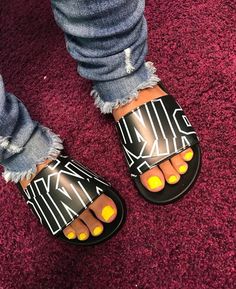 Ebony Feet Pics