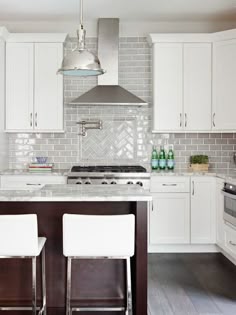 Modern Kitchen Design With Azul Platino Granite Countertop White 25 Best Kitchen Backsplash Design Ideas