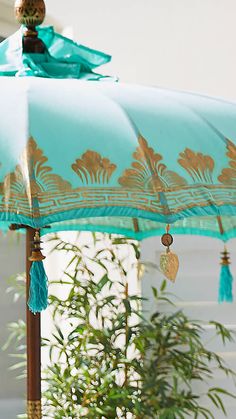 ORIENTAL LOUNGE Tischdeko Mini Schirm H 85cm | Butlers ORIENTAL LOUNGE Tischdeko Mini Schirm H 85cm | Butlers