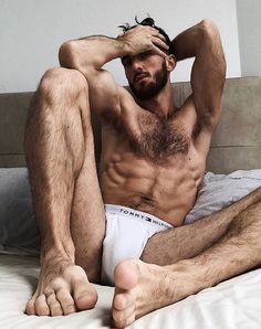 Gespierde harige gay porn