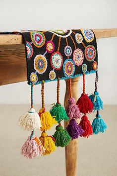 LOVE tassels. Turned Petals Table Runner - Pesquisa Google