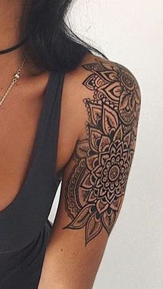 Resultado de imagem para shoulder tattoos for girls Tattoo Designs For Girls, Tattoo Girls, Girl Tattoos, Piercings, Piercing Tattoo, Shoulder Henna, Shoulder Sleeve