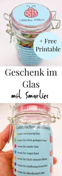 Geschenke im Glas! Schöne Idee für den Geburtstag oder jeden anderen Anlass zum selber machen. Süßigkeiten verschenken als bunte Glücks-PIllen. Geschenkidee mit Smarties. Birthday Gifts, Gifts, Gifts For Men, Gift Ideas For Men, Gifts For Women