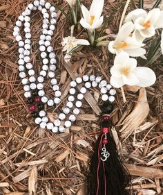 Hand-Knotted White Howlite-Black Onyx-Agate Meditation Healing Mala with Silk Tassel and Om Charm
