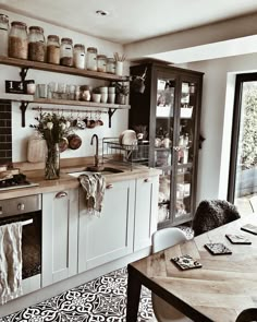 Boho Kitchen, Home Decor Kitchen, Rustic Kitchen, Interior Design Kitchen, Diy Kitchen, Home Kitchens, Modern Kitchen, Kitchen Country, Kitchen Jars