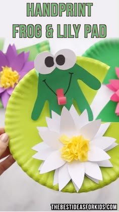 HANDPRINT FROG - this easy kids craft is so cute! Kids will love making their own frog craft on top of a paper plate lily pad. Perfect to make with toddlers or preschoolers! #toddlers #preschoolers #kidscraft #kidsactivities #papercrafts Summer Crafts, Arts And Crafts For Kids, Projects For Kids, Craft Projects, Childrens Crafts, Toddler Crafts, Papercraft