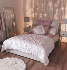 Image discovered by i n s p i r e. Find images and videos about love, black and white on We Heart It - the app to get lost in what you love. Interior, Bedrooms, Design, Girls Bedroom, Kamar Tidur, Beautiful Bedrooms, Dekorasi Rumah, Romantic Bedroom, Bedroom Design