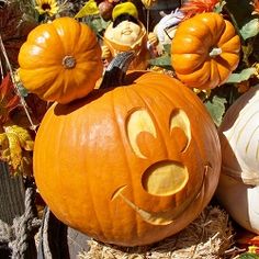 mickey mouse pumpkin oh boy looks swell disney halloweenhappy