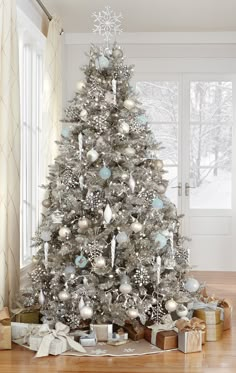 778 best Christmas Decor 2 (Trees) images on Pinterest | Christmas ...