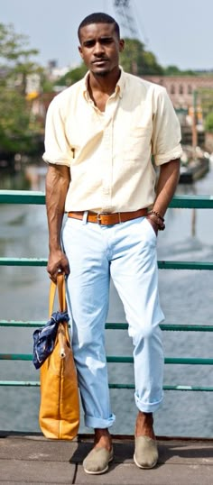 street-etiquette-summer-photo. Not too sure about the man bag Casual, Men Casual, Men's Fashion, Casual Chic, Menswear, Shirts, Stylish Men