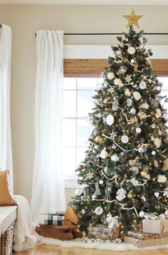 farmhouse christmas tree modern trees cozy casual tour decorating decorations decorate holidays homes country living holiday they bloggers decoration xmas