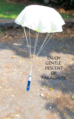 How to Make a Parachute With a Plastic Bag and a Straw: 8 Steps
